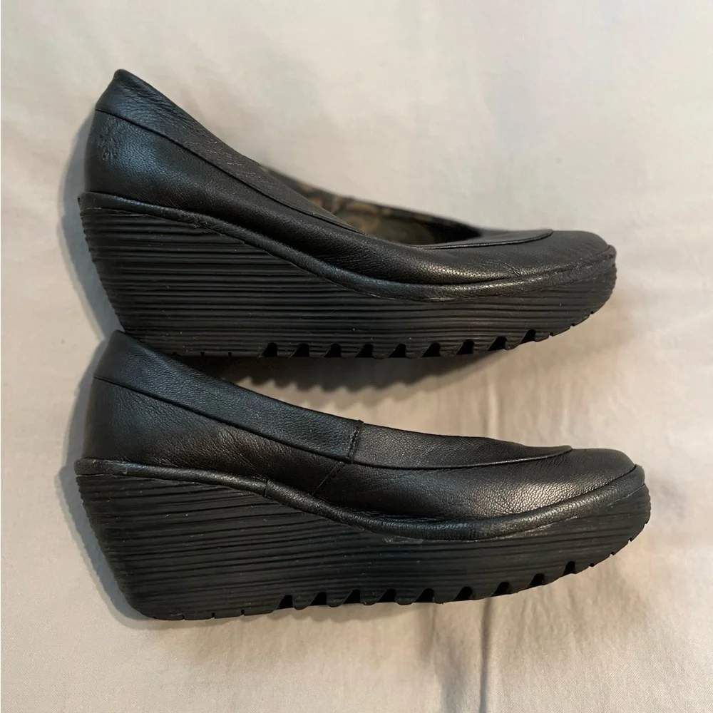 Fly London Women's Black Leather Wedges - Picture 3 of 5